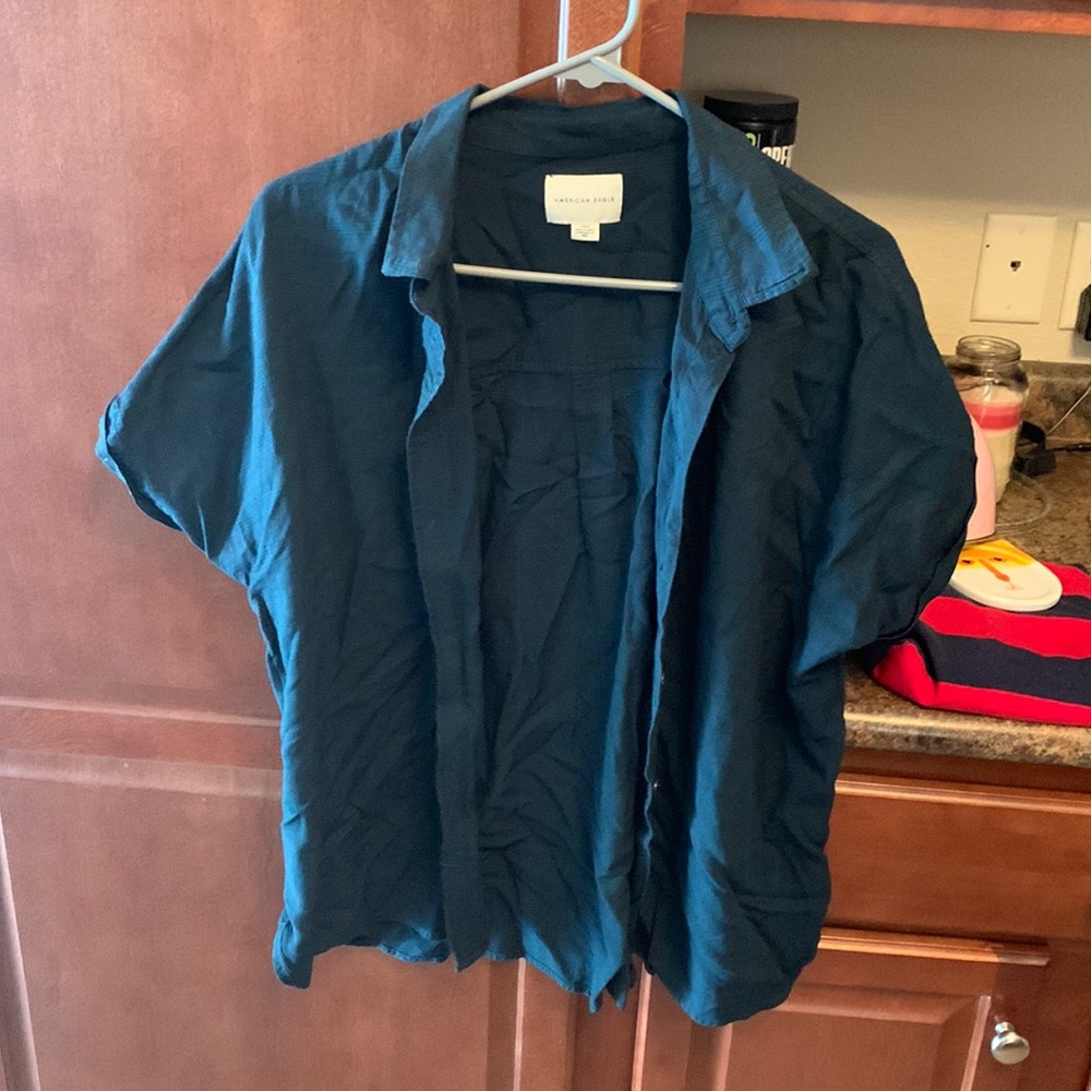 Women’s button up top